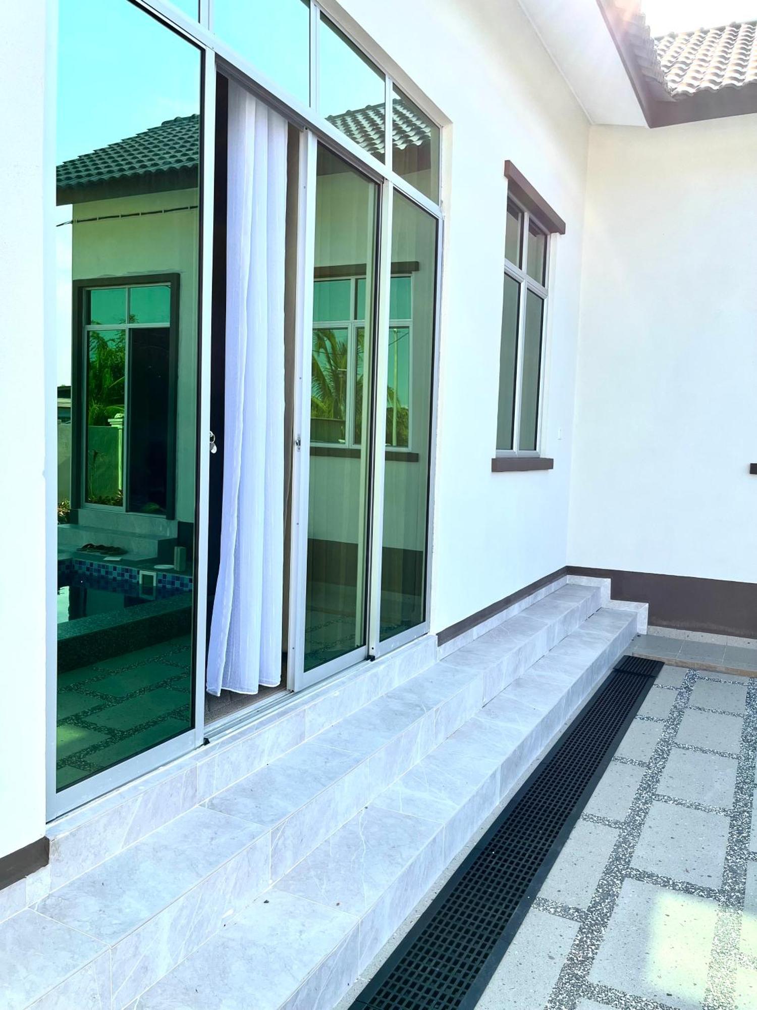 The Broms Villa Kuala Terengganu Exterior photo